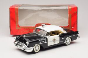 Buick Century Sun State Patrol Mira 1:18 6118 Métal Moulé — image 8 sur 8