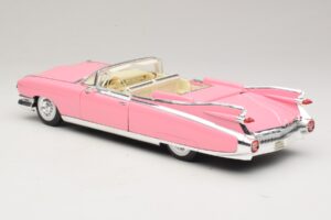 Cadillac Eldorado Biarritz Rose Maisto 1:18 31813-P1 Métal Moulé — image 7 sur 8