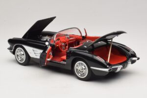 Chevrolet Corvette C1 Tuxedo Black AUTOart 1:18 71142 Métal Moulé — image 5 sur 8