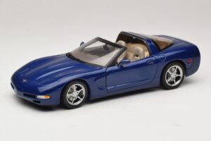 Chevrolet Corvette C5 Commemorative Edition Bleu AUTOart 1:18 71157 Métal Moulé — image 3 sur 9