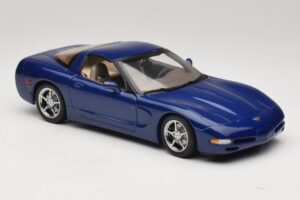 Chevrolet Corvette C5 Commemorative Edition Bleu AUTOart 1:18 71157 Métal Moulé — image 7 sur 9