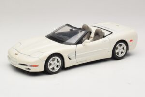 Chevrolet Corvette C5 Cabriolet Blanc Bburago 1:18 3076-P1 Métal Moulé