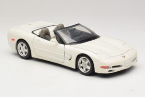 Chevrolet Corvette C5 Cabriolet Blanc Bburago 1:18 3076-P1 Métal Moulé — image 6 sur 8
