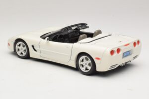 Chevrolet Corvette C5 Cabriolet Blanc Bburago 1:18 3076-P1 Métal Moulé — image 7 sur 8