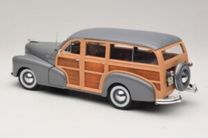 Chevrolet Fleetmaster Woody Gris Maisto 1:18 31854 Métal Moulé — image 7 sur 8