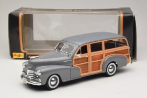 Chevrolet Fleetmaster Woody Gris Maisto 1:18 31854 Métal Moulé — image 8 sur 8