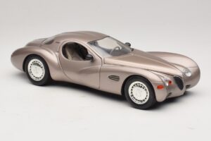 Chrysler Atlantic Beige Guiloy 1:18 68570 Métal Moulé — image 6 sur 8