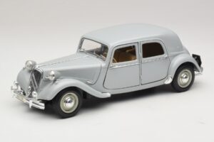 Citroen 15CV Six Gris Maisto 1:18 31837 Métal Moulé