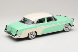 DeSoto Fireflite Sedan Vert Clair & Crème KK-Scale 1:18 KKDC181543 Métal Moulé — image 2 sur 6