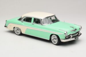 DeSoto Fireflite Sedan Vert Clair & Crème KK-Scale 1:18 KKDC181543 Métal Moulé — image 4 sur 6