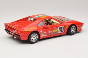 Ferrari 288 GTO #40 Rouge Bburago 1:18 3027-P4 Métal Moulé — image 3 sur 8