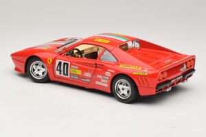 Ferrari 288 GTO #40 Rouge Bburago 1:18 3027-P4 Métal Moulé — image 7 sur 8