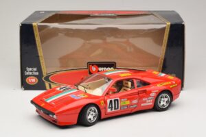 Ferrari 288 GTO #40 Rouge Bburago 1:18 3027-P4 Métal Moulé — image 8 sur 8