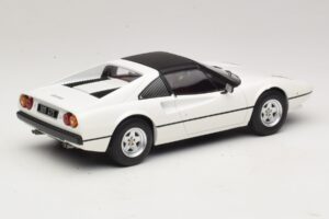 Ferrari 308 GTS Blanc MCG 1:18 MCG18664 Métal Moulé — image 2 sur 6