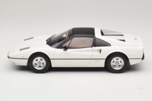 Ferrari 308 GTS Blanc MCG 1:18 MCG18664 Métal Moulé — image 3 sur 6