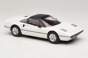 Ferrari 308 GTS Blanc MCG 1:18 MCG18664 Métal Moulé — image 4 sur 6