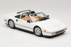 Ferrari 328 GTS US Version Blanc KK-Scale 1:18 KKDC181703 Métal Moulé — image 5 sur 7