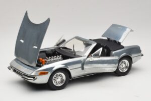 Ferrari 365 GTS Chrome Silver Hot Wheels 1:18 25738 Métal Moulé — image 2 sur 8