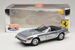 Ferrari 365 GTS Chrome Silver Hot Wheels 1:18 25738 Métal Moulé — image 8 sur 8