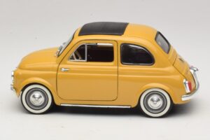 Fiat 500 Jaune Solido 1:18 8042 Métal Moulé — image 4 sur 8
