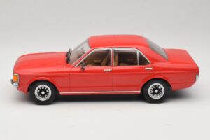 Ford Consul Rouge MCG 1:18 MCG18568 Métal Moulé — image 3 sur 6