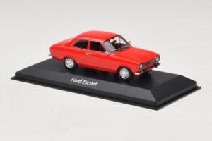Ford Escort Mk1 Rouge Maxichamps 1:43 940081001 Métal Moulé — image 3 sur 5