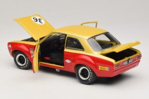 Ford Escort Mk1 TC #36 F. Gardner / D. Glemser Grand Prix der Tourenwagen 1968 Minichamps 1:18 100688136 Métal Moulé — image 5 sur 8