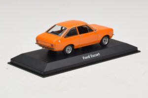 Ford Escort Mk2 Orange Maxichamps 1:43 940084101 Métal Moulé — image 2 sur 5