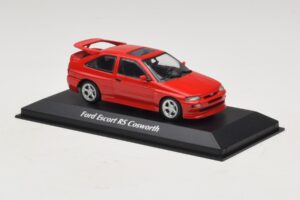 Ford Escort RS Cosworth Rouge Maxichamps 1:43 940082100 Métal Moulé — image 3 sur 5