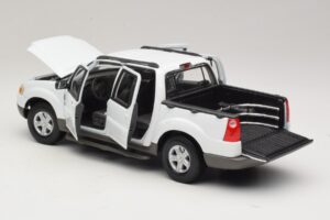 Ford Explorer Sport Trac Blanc Maisto 1:18 36891 Métal Moulé — image 5 sur 8