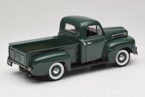 Ford F-1 Vert Road Legends 1:18 92218 Métal Moulé — image 3 sur 8