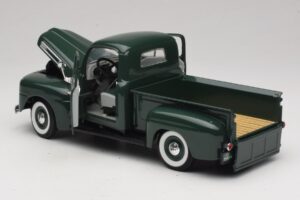 Ford F-1 Vert Road Legends 1:18 92218 Métal Moulé — image 5 sur 8