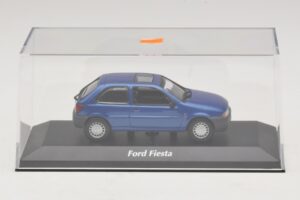Ford Fiesta Mk4 Bleu Métallisé Maxichamps 1:43 940085061 Métal Moulé — image 4 sur 5