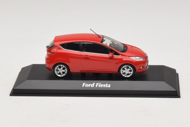 Ford Fiesta Mk7 Rouge Maxichamps 1:43 940088000 Métal Moulé