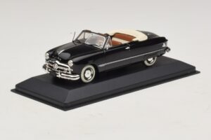 Ford FL Cabriolet Noir Minichamps 1:43 400082231 Métal Moulé — image 2 sur 5