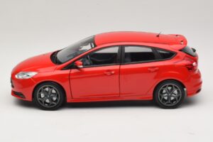Ford Focus ST Mk2 Rouge Minichamps 1:18 110082002 Métal Moulé — image 4 sur 8