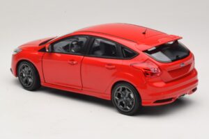 Ford Focus ST Mk2 Rouge Minichamps 1:18 110082002 Métal Moulé — image 7 sur 8