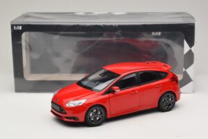 Ford Focus ST Mk2 Rouge Minichamps 1:18 110082002 Métal Moulé — image 8 sur 8