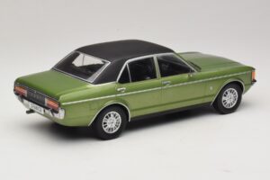 Ford Granada Mk1 Vert Métallisé & Noir MCG 1:18 MCG18569 Métal Moulé — image 2 sur 6