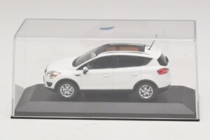 Ford Kuga Mk1 Blanc Édition Concessionnaire Minichamps 1:43 KUGA002 Métal Moulé — image 4 sur 5