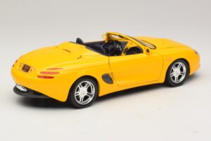 Ford Mustang Mach III Cabriolet Jaune Maisto 1:18 32815 Métal Moulé — image 3 sur 8