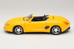 Ford Mustang Mach III Cabriolet Jaune Maisto 1:18 32815 Métal Moulé — image 4 sur 8