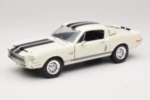 Ford Shelby GT500KR Blanc Road Legends 1:18 92168 Métal Moulé
