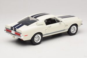 Ford Shelby GT500KR Blanc Road Legends 1:18 92168 Métal Moulé — image 3 sur 8