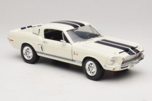 Ford Shelby GT500KR Blanc Road Legends 1:18 92168 Métal Moulé — image 6 sur 8