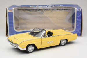 Ford Thunderbird Cabriolet Jaune Anson 1:18 30334-P1 Métal Moulé — image 8 sur 8