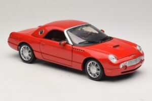 Ford Thunderbird Rouge Maisto 1:18 31620 Métal Moulé — image 6 sur 8