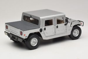 Hummer H1 Hardtop Argent Maisto 1:18 36857 Métal Moulé — image 3 sur 8