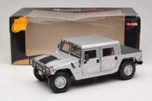Hummer H1 Hardtop Argent Maisto 1:18 36857 Métal Moulé — image 8 sur 8