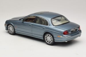 Jaguar S-Type X200 Bleu Maisto 1:18 31865 Métal Moulé — image 7 sur 8